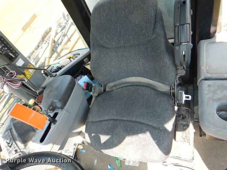 image for item JY9754 2011 Ag-Chem RoGator 994  sprayer