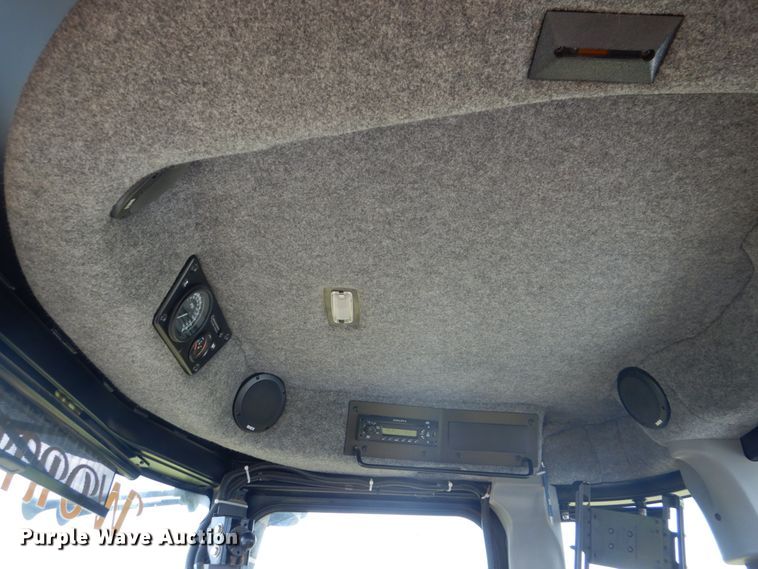 image for item JY9754 2011 Ag-Chem RoGator 994  sprayer