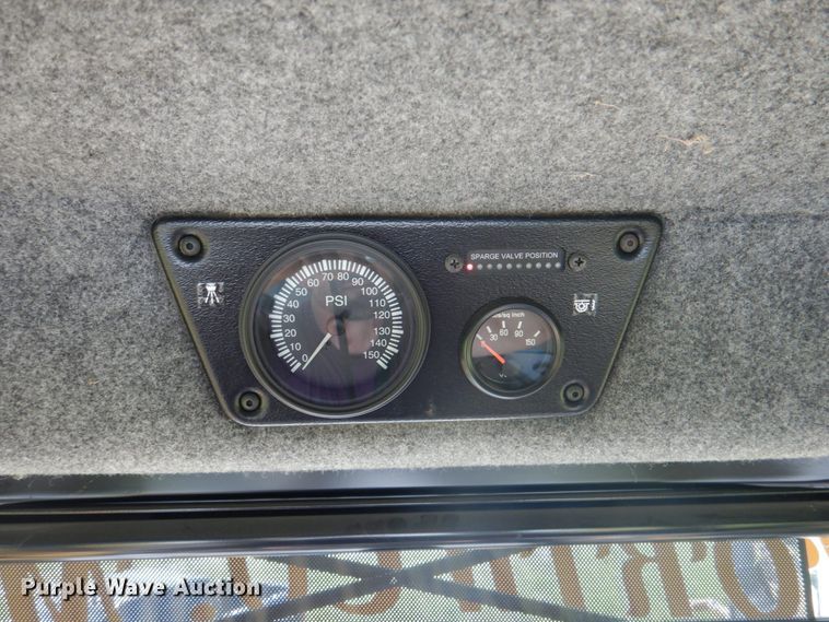 image for item JY9754 2011 Ag-Chem RoGator 994  sprayer