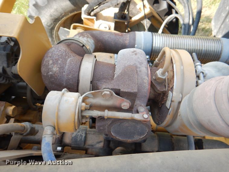 image for item JY9754 2011 Ag-Chem RoGator 994  sprayer