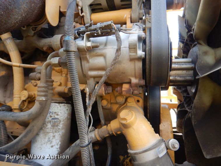 image for item JY9754 2011 Ag-Chem RoGator 994  sprayer