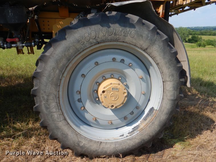 image for item JY9754 2011 Ag-Chem RoGator 994  sprayer