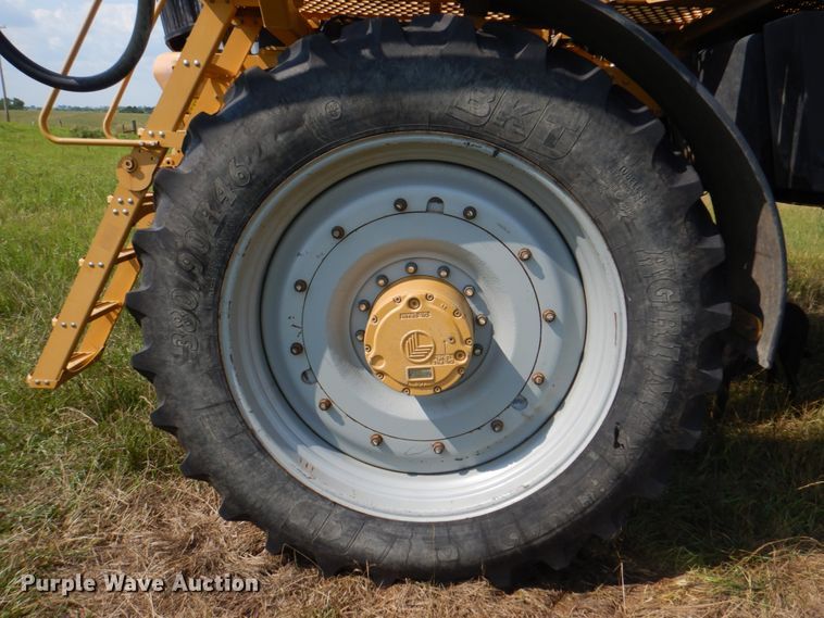 image for item JY9754 2011 Ag-Chem RoGator 994  sprayer