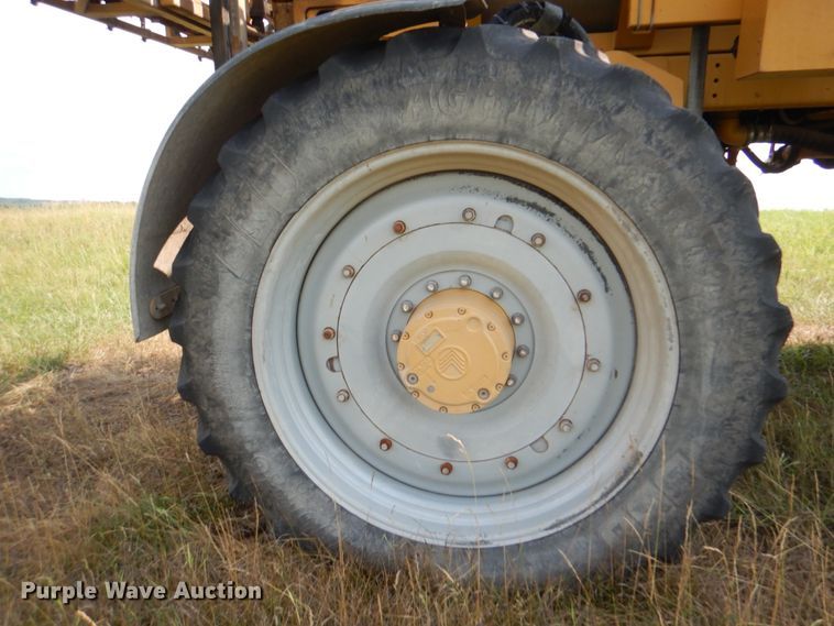 image for item JY9754 2011 Ag-Chem RoGator 994  sprayer