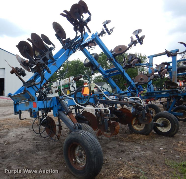 image for item JY9758 DMI 3300 Nutri-Placer  NH3 applicator