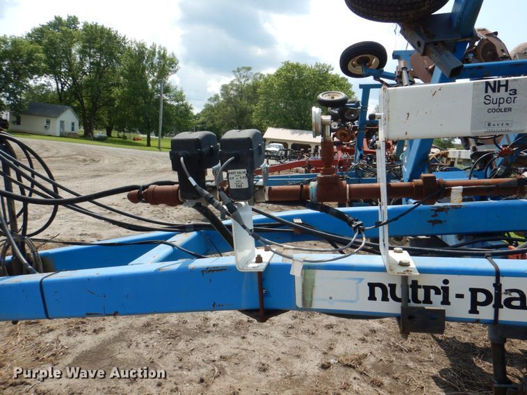 image for item JY9758 DMI 3300 Nutri-Placer  NH3 applicator