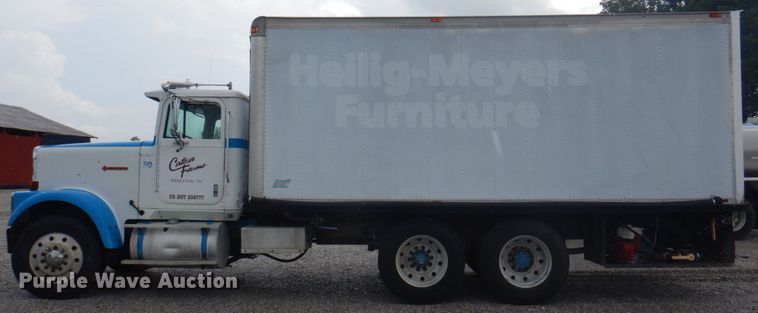 image for item JY9775 1987 International 9370  box truck