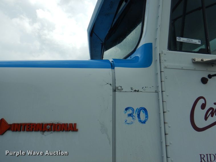image for item JY9775 1987 International 9370  box truck