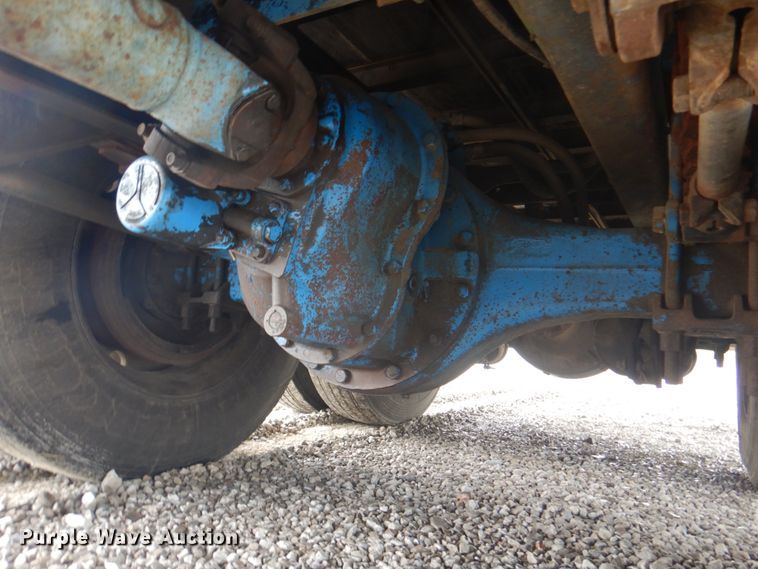 image for item JY9775 1987 International 9370  box truck