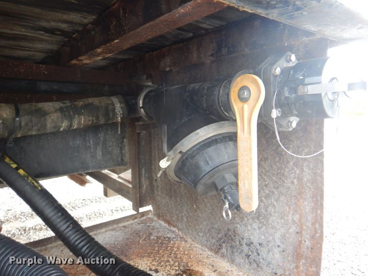 image for item JY9775 1987 International 9370  box truck