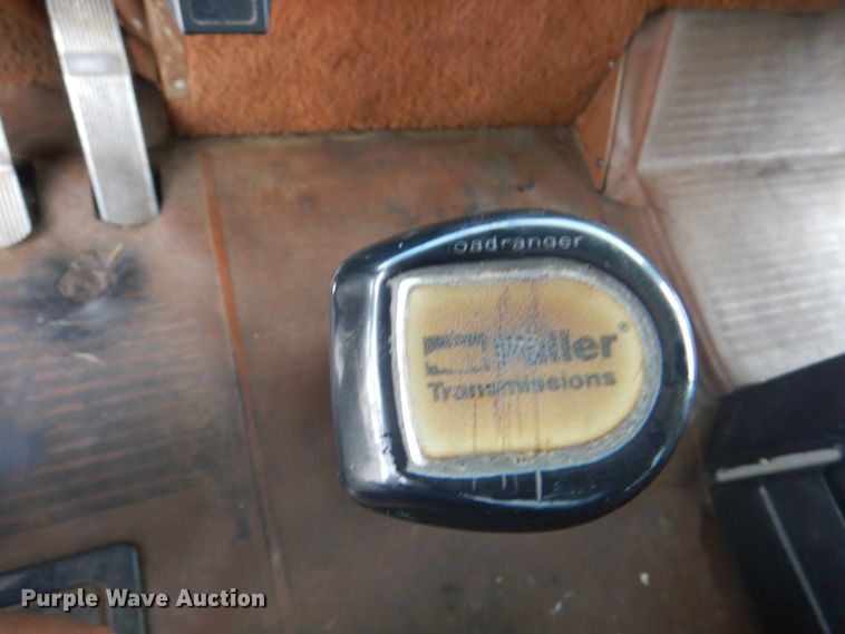 image for item JY9775 1987 International 9370  box truck