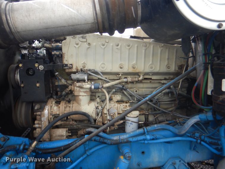 image for item JY9775 1987 International 9370  box truck