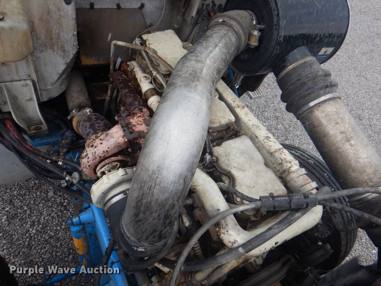 image for item JY9775 1987 International 9370  box truck