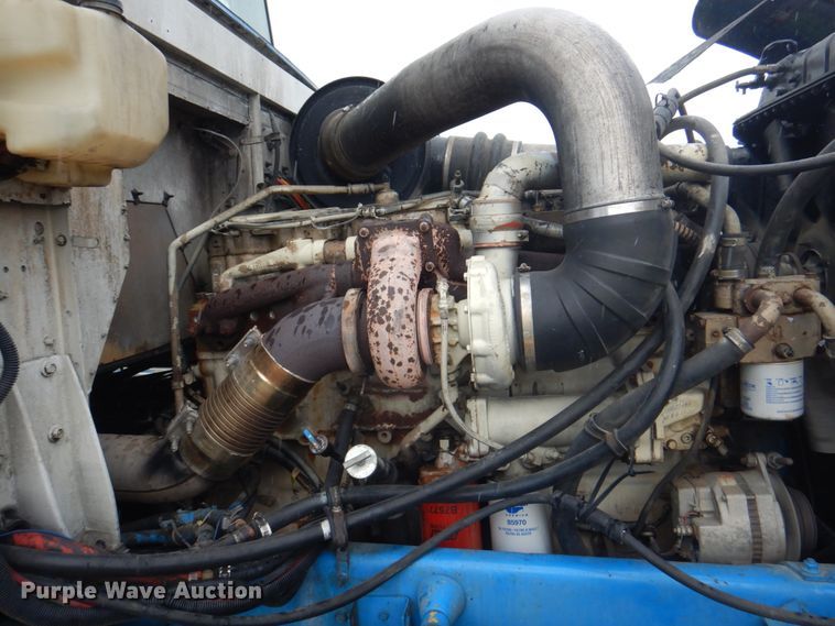 image for item JY9775 1987 International 9370  box truck