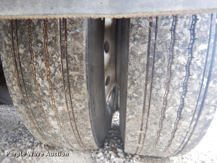 image for item JY9775 1987 International 9370  box truck