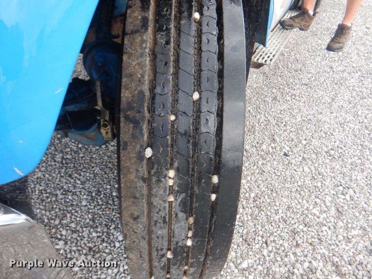 image for item JY9775 1987 International 9370  box truck