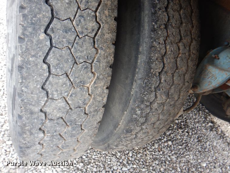 image for item JY9775 1987 International 9370  box truck