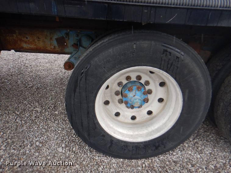 image for item JY9775 1987 International 9370  box truck