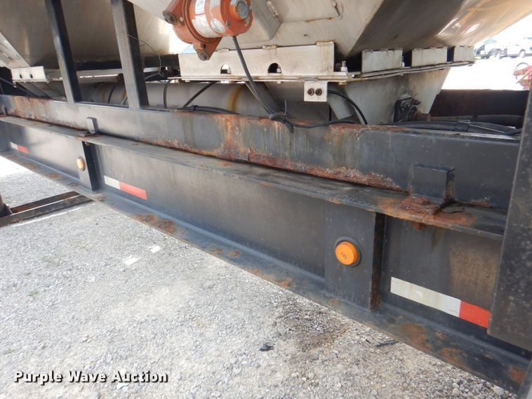 image for item JY9779 2012 Magnolia  trailer with Adams fertilizer tender