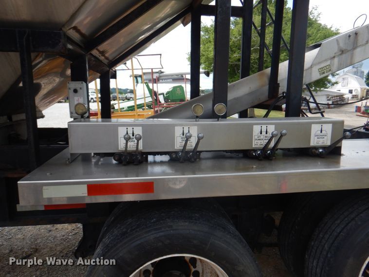 image for item JY9779 2012 Magnolia  trailer with Adams fertilizer tender