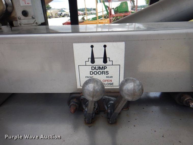 image for item JY9779 2012 Magnolia  trailer with Adams fertilizer tender