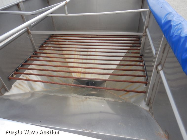 image for item JY9779 2012 Magnolia  trailer with Adams fertilizer tender