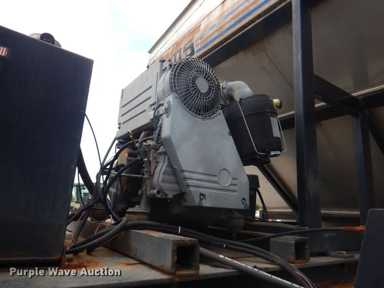 image for item JY9779 2012 Magnolia  trailer with Adams fertilizer tender