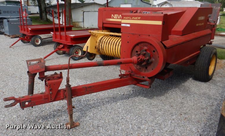 image for item JY9786 1986 New Holland 311  small square baler