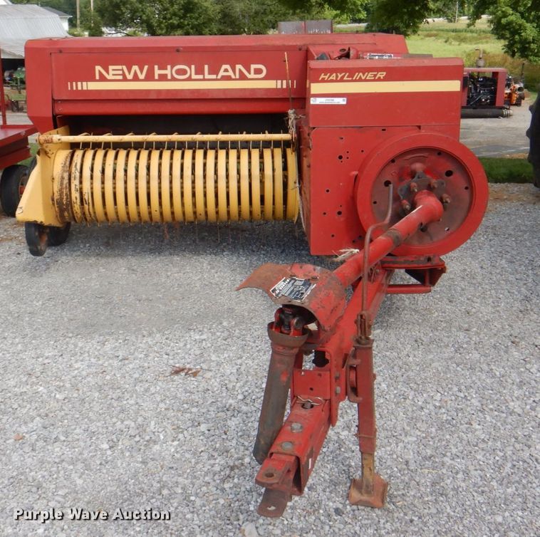 image for item JY9786 1986 New Holland 311  small square baler