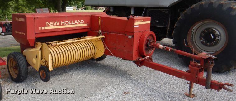 image for item JY9786 1986 New Holland 311  small square baler