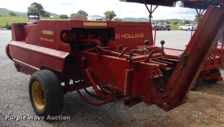 image for item JY9786 1986 New Holland 311  small square baler