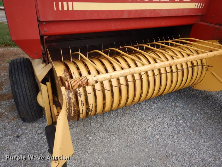 image for item JY9786 1986 New Holland 311  small square baler