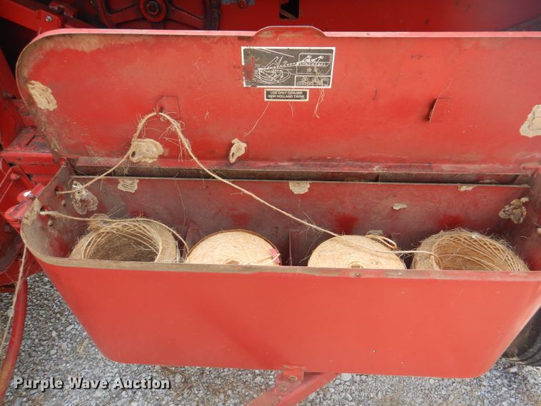 image for item JY9786 1986 New Holland 311  small square baler