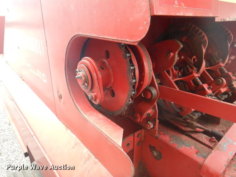 image for item JY9786 1986 New Holland 311  small square baler