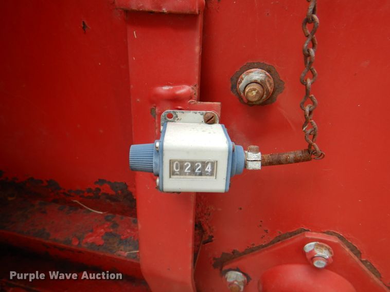 image for item JY9786 1986 New Holland 311  small square baler