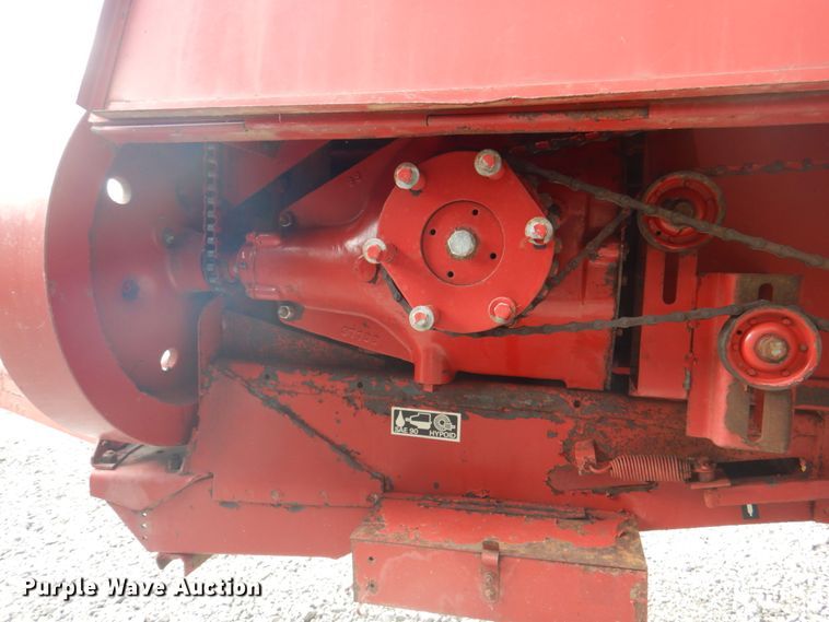 image for item JY9786 1986 New Holland 311  small square baler