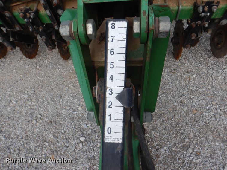 image for item JY9791 Great Plains CHP-1593-33  no-till grain drill