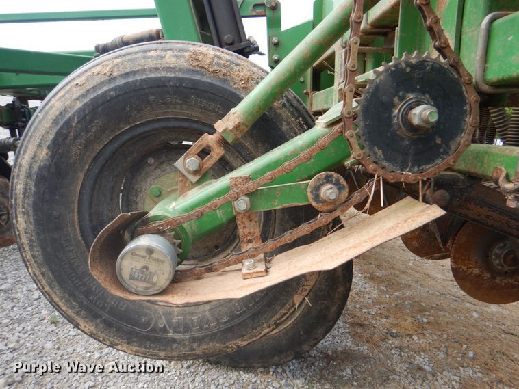 image for item JY9791 Great Plains CHP-1593-33  no-till grain drill
