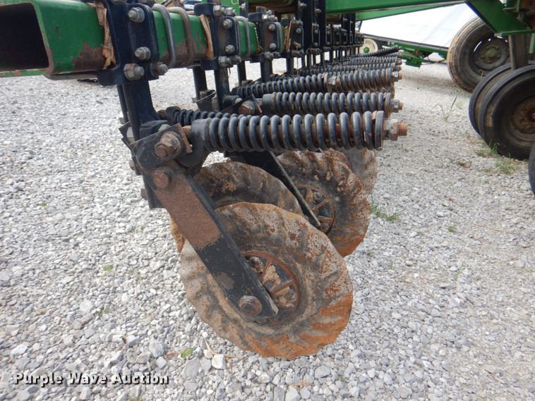 image for item JY9791 Great Plains CHP-1593-33  no-till grain drill