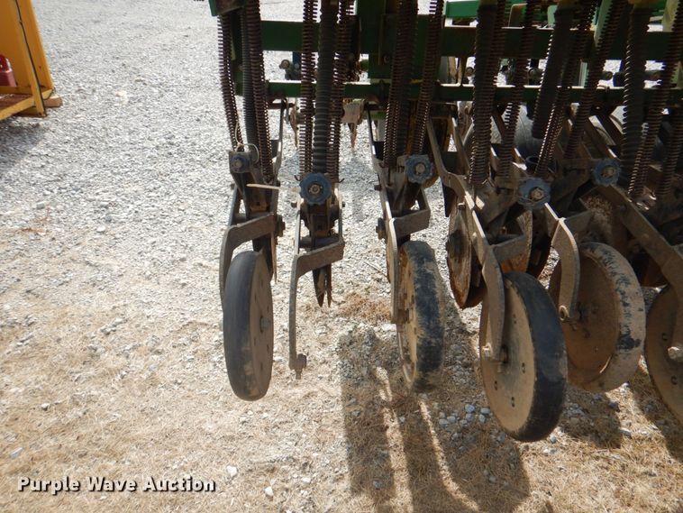 image for item JY9791 Great Plains CHP-1593-33  no-till grain drill