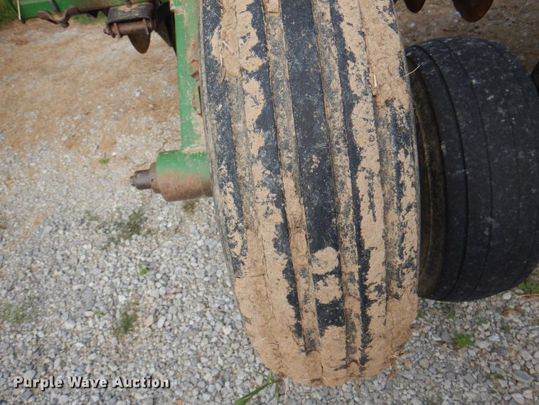 image for item JY9791 Great Plains CHP-1593-33  no-till grain drill