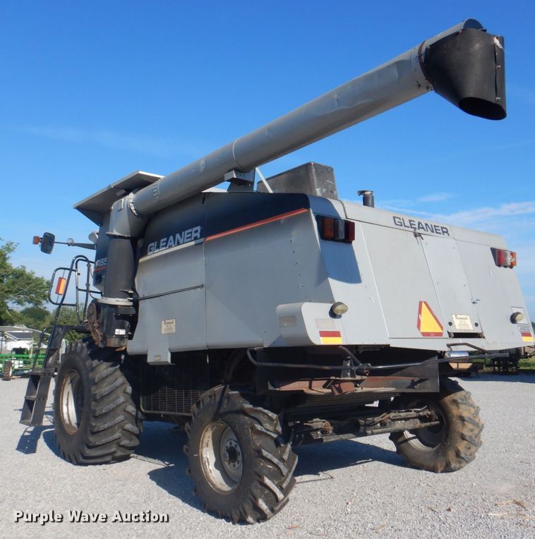 image for item JY9792 2004 Gleaner R65  combine