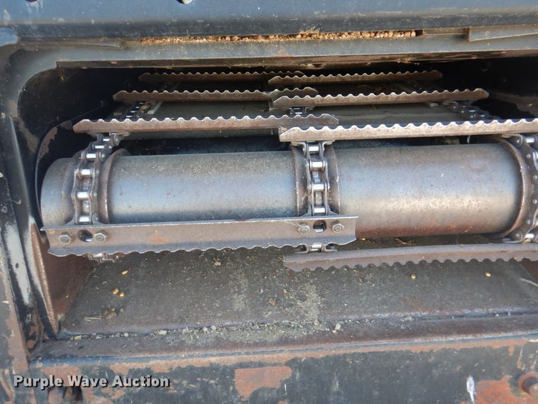 image for item JY9792 2004 Gleaner R65  combine