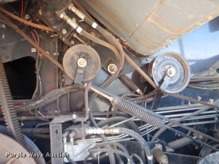 image for item JY9792 2004 Gleaner R65  combine