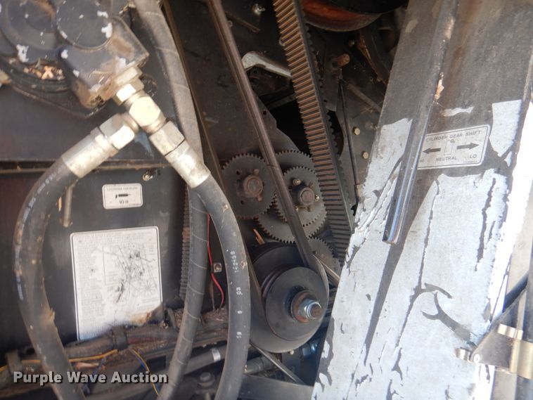 image for item JY9792 2004 Gleaner R65  combine