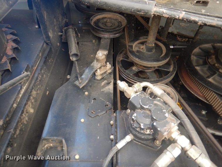 image for item JY9792 2004 Gleaner R65  combine