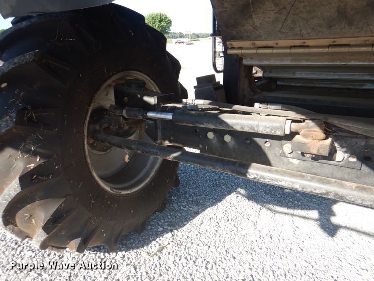 image for item JY9792 2004 Gleaner R65  combine