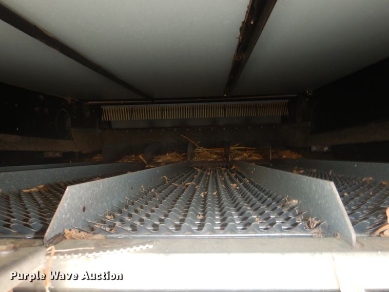 image for item JY9792 2004 Gleaner R65  combine