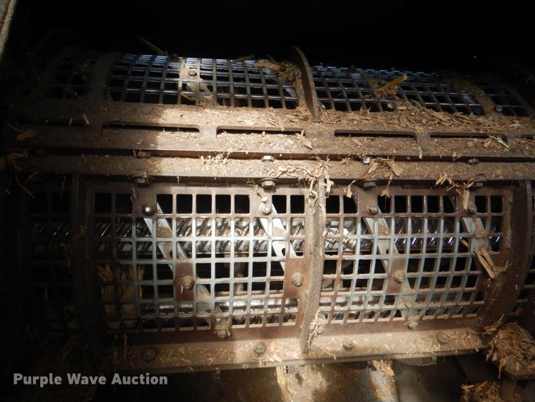 image for item JY9792 2004 Gleaner R65  combine