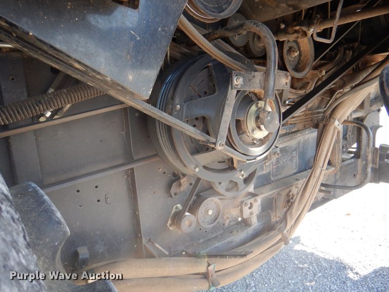 image for item JY9792 2004 Gleaner R65  combine